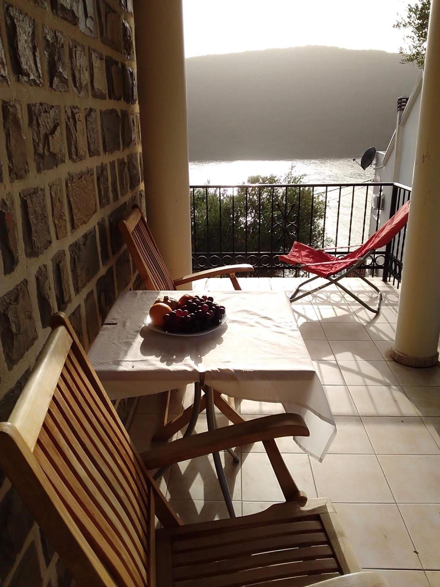 Apartment Bigovo Тиват Екстериор снимка